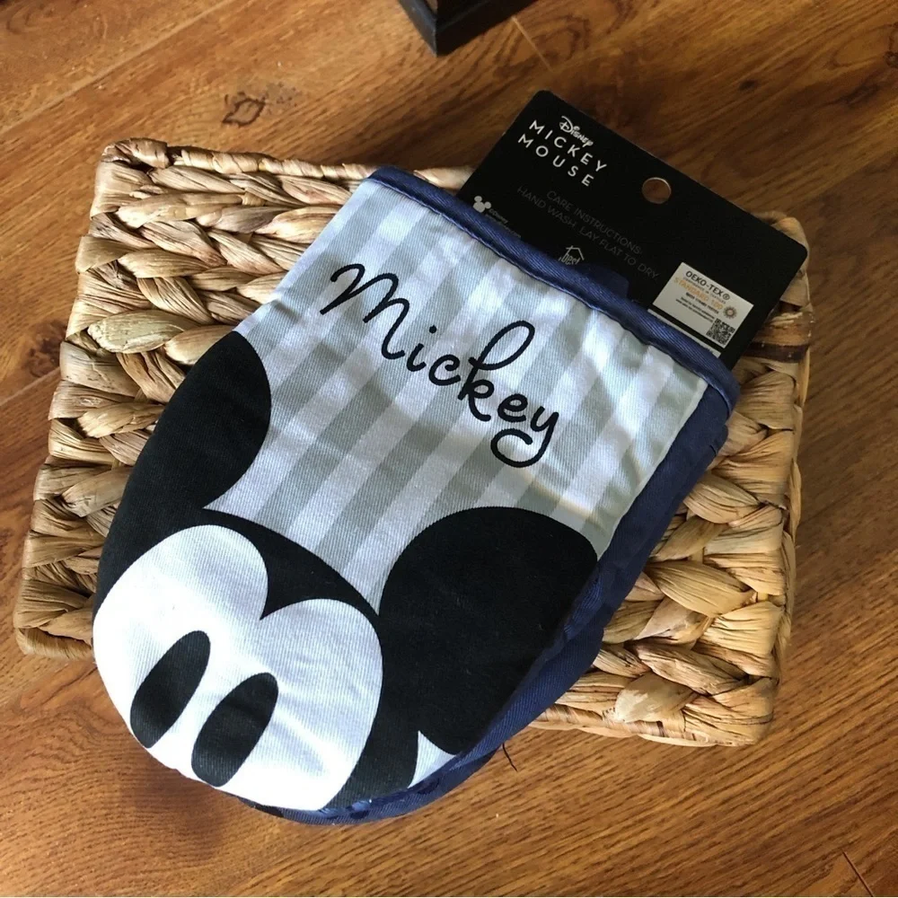Disney Mickey Mouse 2 pack silicone mini mitts